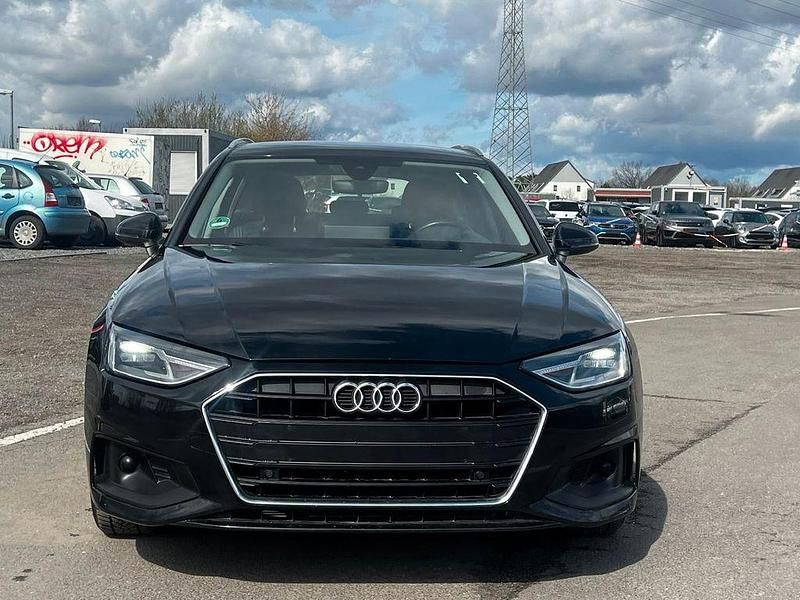 Gebraucht Audi A4 Basis 136 PS (100 kW) 2020 Schwarz Kombi