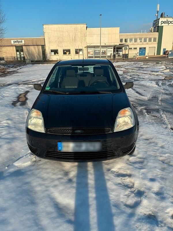 Blau Gebraucht 2005 Ford Fiesta Kleinwagen | 900 € (Superpreis) - Bild 1/4