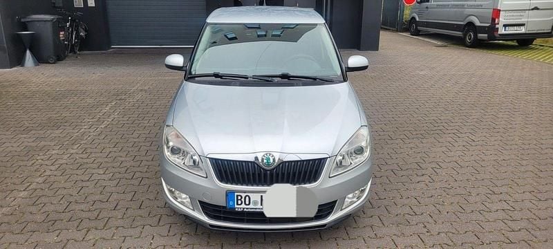 Silber Gebraucht 2012 Skoda Fabia Kleinwagen | 3.000 € (Superpreis) - Bild 1/4