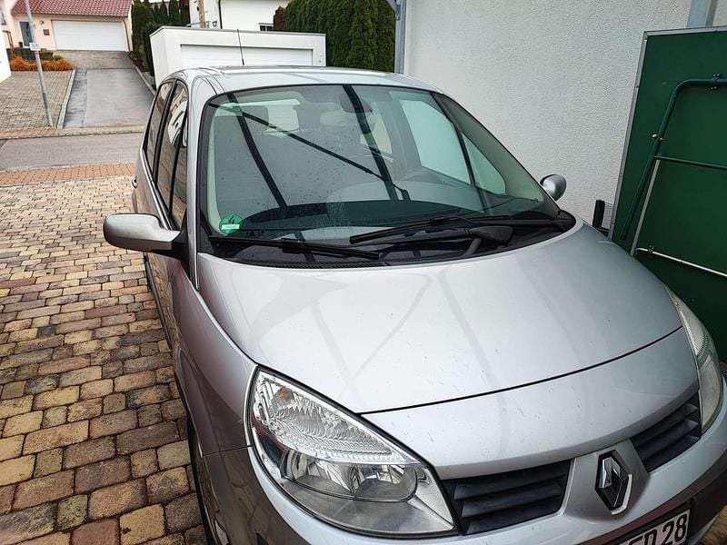 Silber Gebraucht 2006 Renault Scénic Dynamique Van / Kleinbus | 2.999 € (Teuer) - Bild 1/3