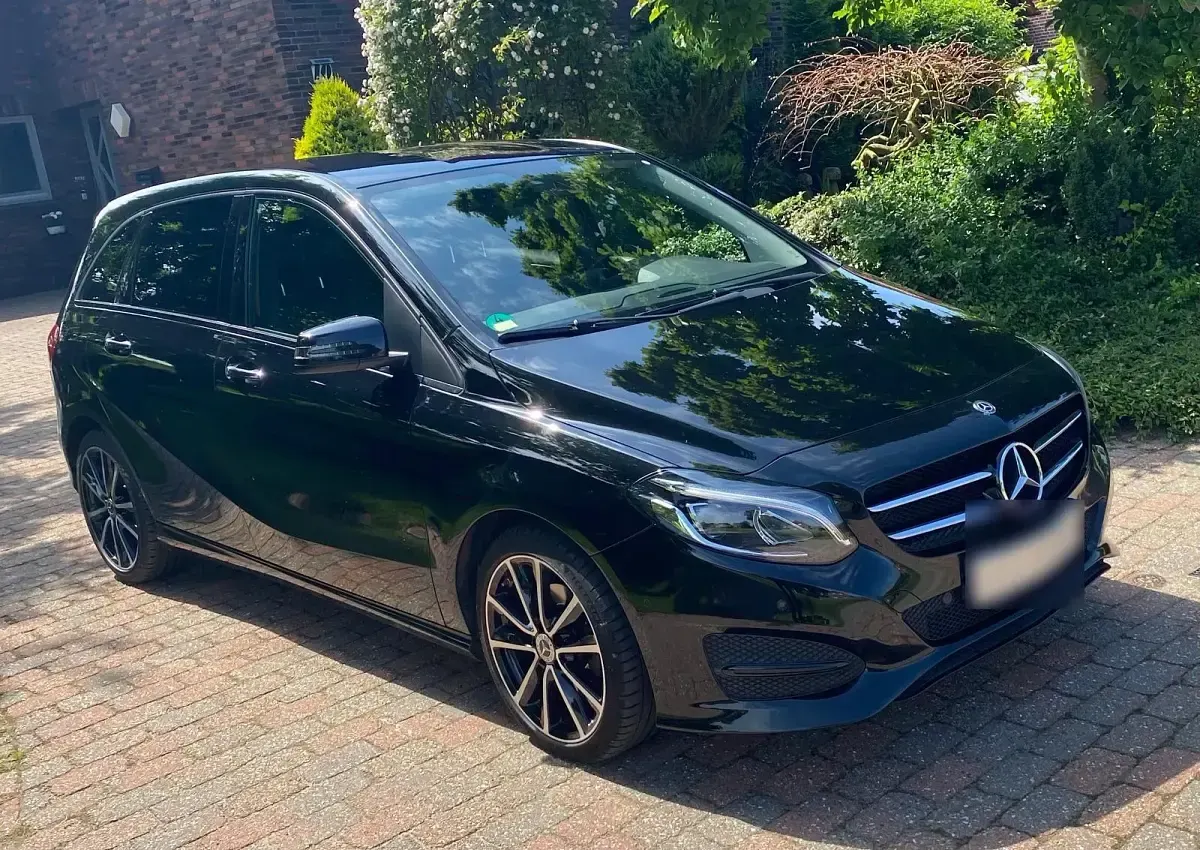 Gebraucht Mercedes B220 Urban 170 PS (125 kW) 2018 Schwarz Kleinwagen
