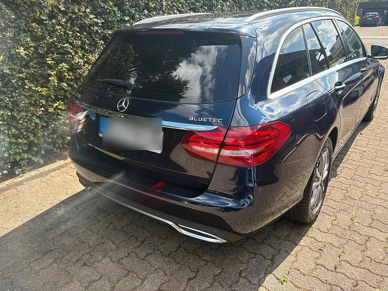 Gebraucht Mercedes C220 170 PS (125 kW) 2014 Blau Kombi