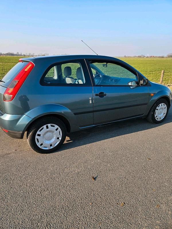 Gebraucht Ford Fiesta 60 PS (44 kW) 2002 Grün Kleinwagen