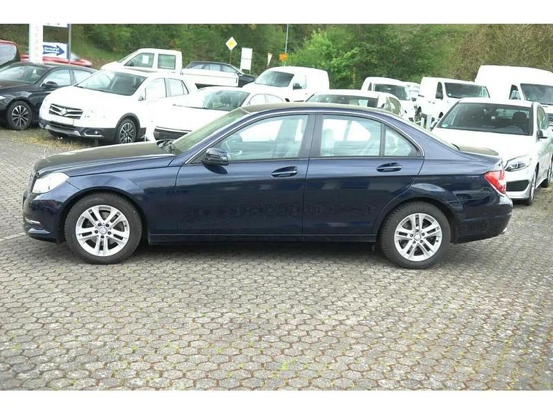 Gebraucht Mercedes C200 184 PS (135 kW) 2014 Blau Limousine