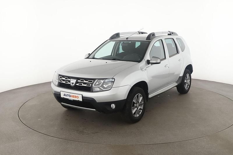 Silber Gebraucht 2015 Dacia Duster Lauréate SUV | 9.700 € (Etwas zu teuer) - Bild 1/3