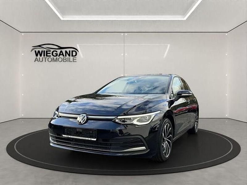 Schwarz Gebraucht 2022 VW Golf VIII Active Limousine | 22.490 € (Fairer Preis) - Bild 1/4