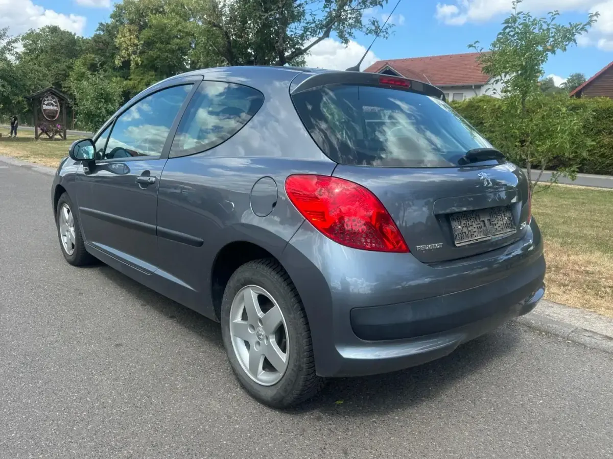 Gebraucht Peugeot 207 73 PS (53 kW) 2009 Grau Kleinwagen