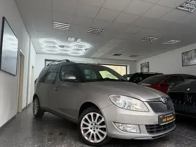 Gebraucht Skoda Roomster Plus Edition 90 PS (66 kW) 2013 Beige Van / Kleinbus