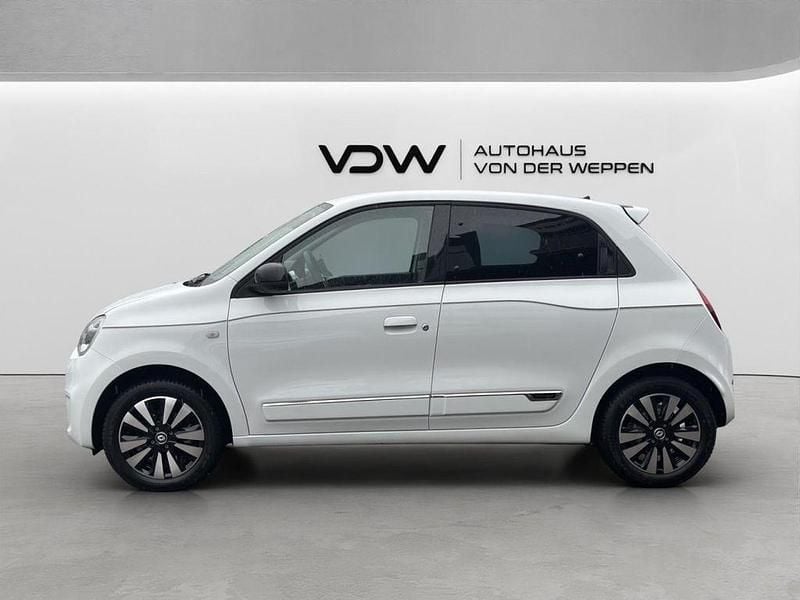 Second-hand Renault Twingo Techno 60 kW (82 CP) 2022 Alb Hatchback