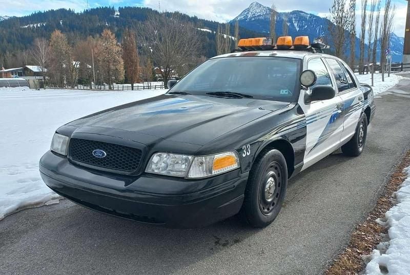 Gebraucht Ford Crown 250 PS (183 kW) 2003 Weiß Limousine