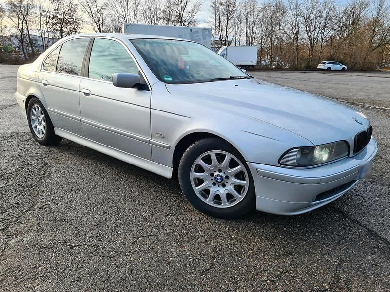 Gebraucht BMW 525 164 PS (120 kW) 2002 Silber Limousine