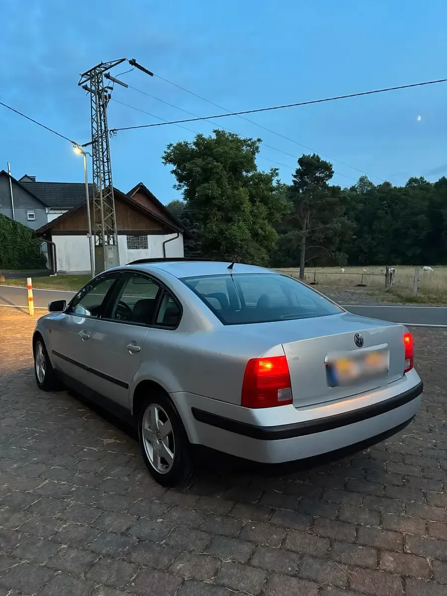 Gebraucht VW Passat 150 PS (110 kW) 1997 Silber Limousine