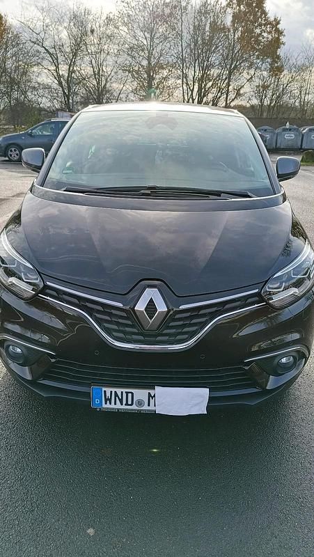 Schwarz Gebraucht 2017 Renault Scénic IV Bose Edition Van / Kleinbus | 16.700 € (Fairer Preis) - Bild 1/4