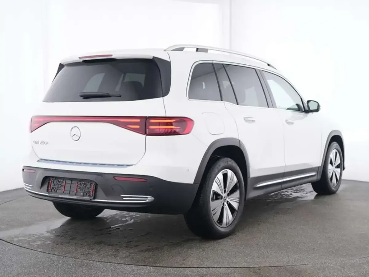 Gebraucht Mercedes EQB250+ Progressive 139 kW (190 PS) 2024 Weiß SUV