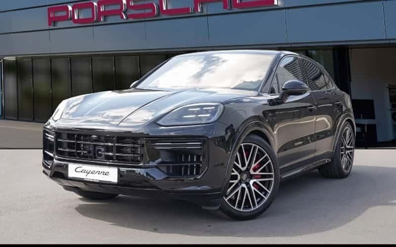 Schwarz Neu 2025 Porsche Cayenne Turbo E-Hybrid SUV | 219.551 € (Fairer Preis) - Bild 1/4