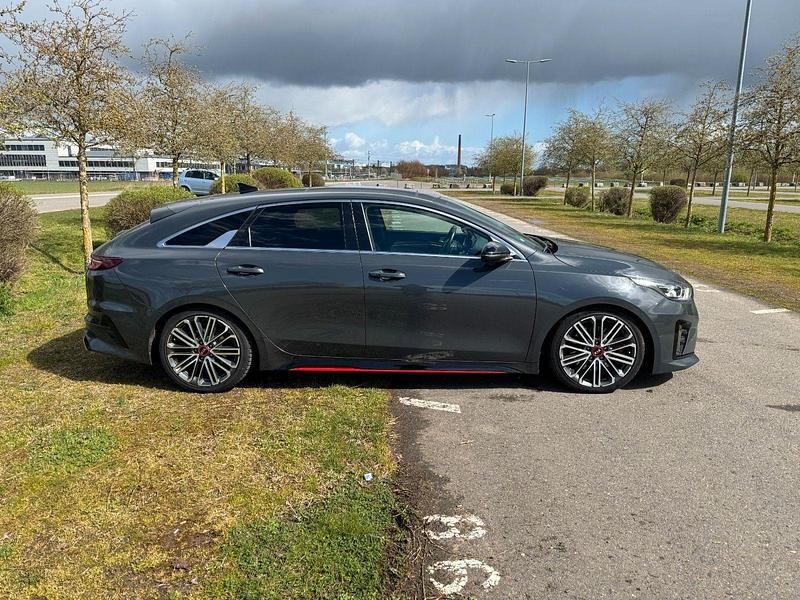 Gebraucht Kia ProCeed GT 204 PS (150 kW) 2019 Grau Kombi