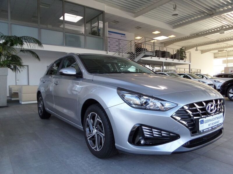 Gebraucht Hyundai i30 Edition 110 PS (80 kW) 2022 Silber Limousine