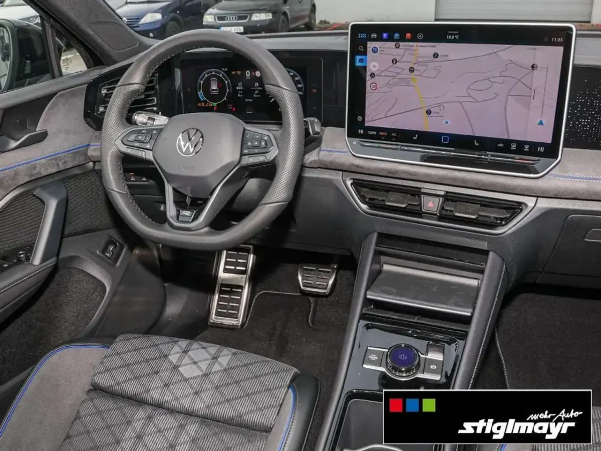 Neu VW Tiguan R-line 204 PS (150 kW) 2026 Grenadillschwarz metallic SUV