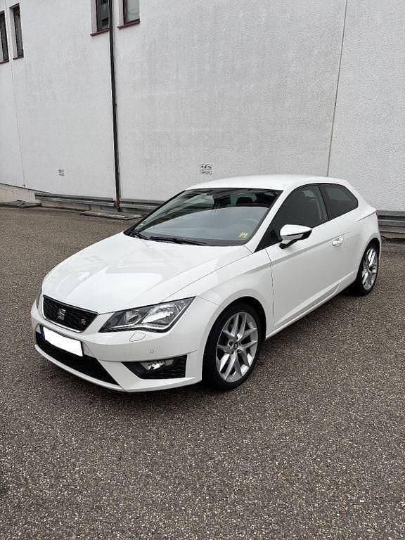 Weiß Gebraucht 2014 Seat Leon SC FR Kleinwagen | 9.400 € (Fairer Preis) - Bild 1/4