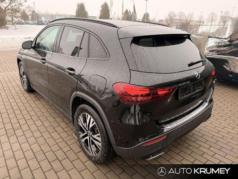 Gebraucht Mercedes GLA200 Progressive 163 PS (119 kW) 2024 Schwarz SUV