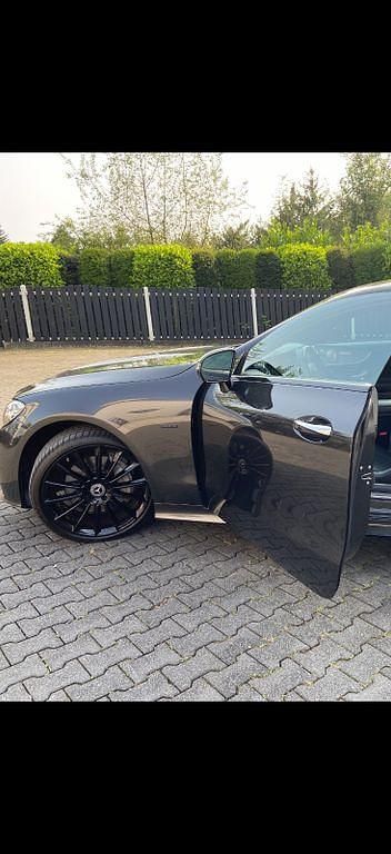 Gebraucht Mercedes E220 194 PS (142 kW) 2022 Grau Coupé