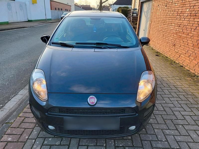 Gebraucht Fiat Punto 70 PS (51 kW) 2016 Schwarz Kleinwagen