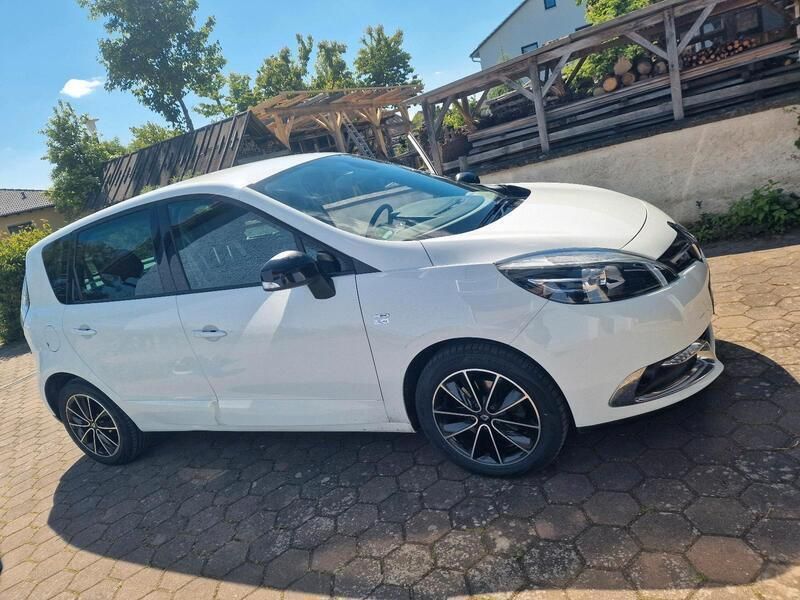 Weiß Gebraucht 2013 Renault Scénic III Bose Edition Van / Kleinbus | 6.000 € (Fairer Preis) - Bild 1/4
