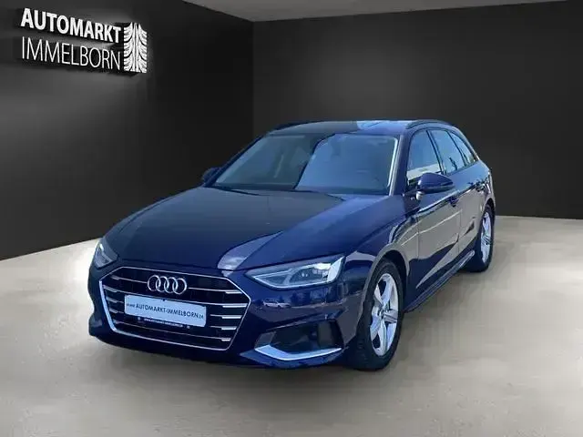 Używany Audi A4 Advanced 204 KM (150 kW) 2023 Niebieski Sedan/Limuzyna