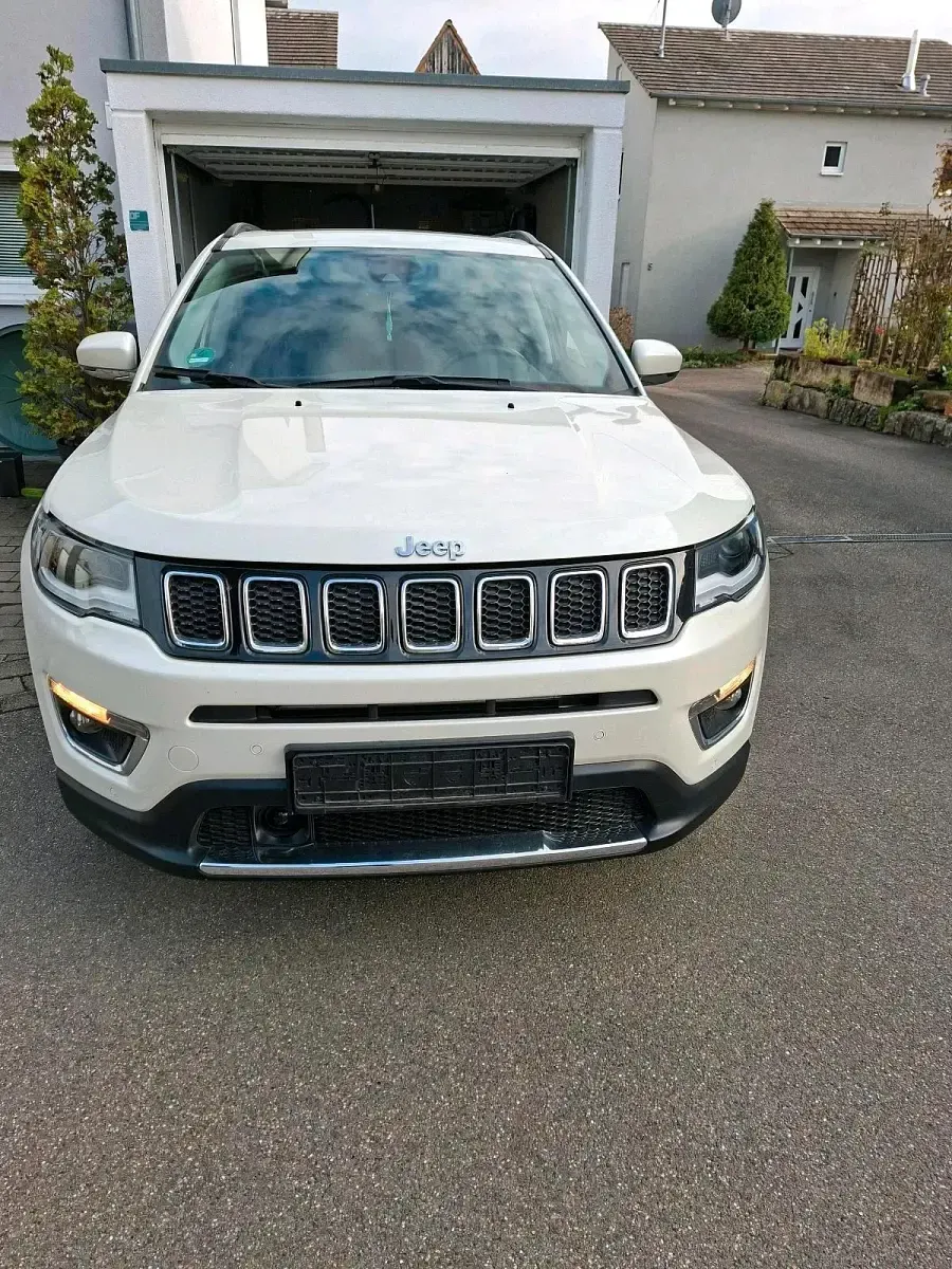 Gebraucht Jeep Compass Limited 170 PS (125 kW) 2020 Weiß SUV