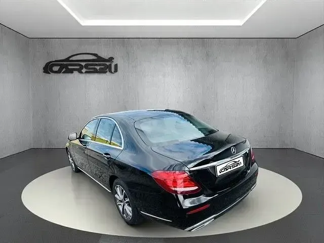 Gebraucht Mercedes E200 Avantgarde 150 PS (110 kW) 2018 Schwarz/baltic black Limousine