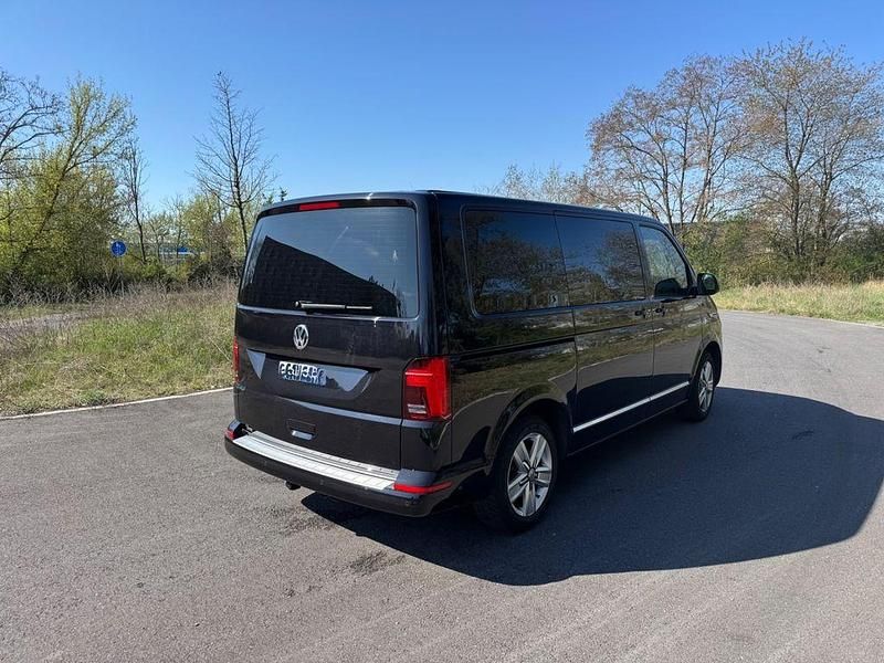 Second-hand VW Multivan Highline 199 CP (146 kW) 2020 Negru Monovolum