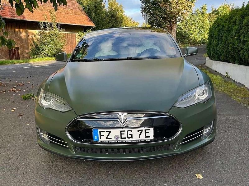 Grün Gebraucht 2014 Tesla Model S Kleinwagen | 27.500 € (Fairer Preis) - Bild 1/4