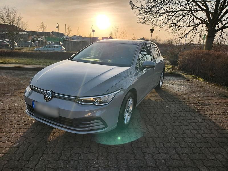 Gebraucht VW Golf VIII Life 110 PS (80 kW) 2021 Grau Limousine