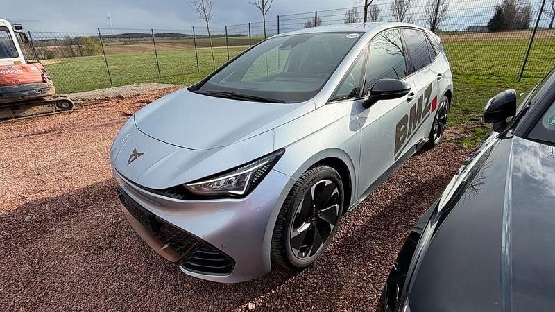Gebraucht Cupra Born 169 kW (231 PS) 2023 Geysirsilber Kleinwagen