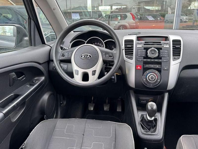 Gebraucht Kia Venga Comfort 88 PS (64 kW) 2011 Grau Kleinwagen
