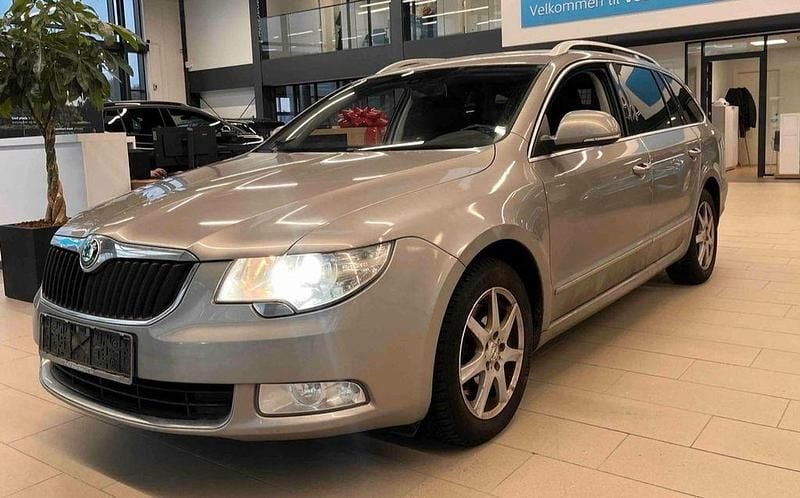 Gebraucht Skoda Superb Elegance 160 PS (117 kW) 2010 Beige Kombi