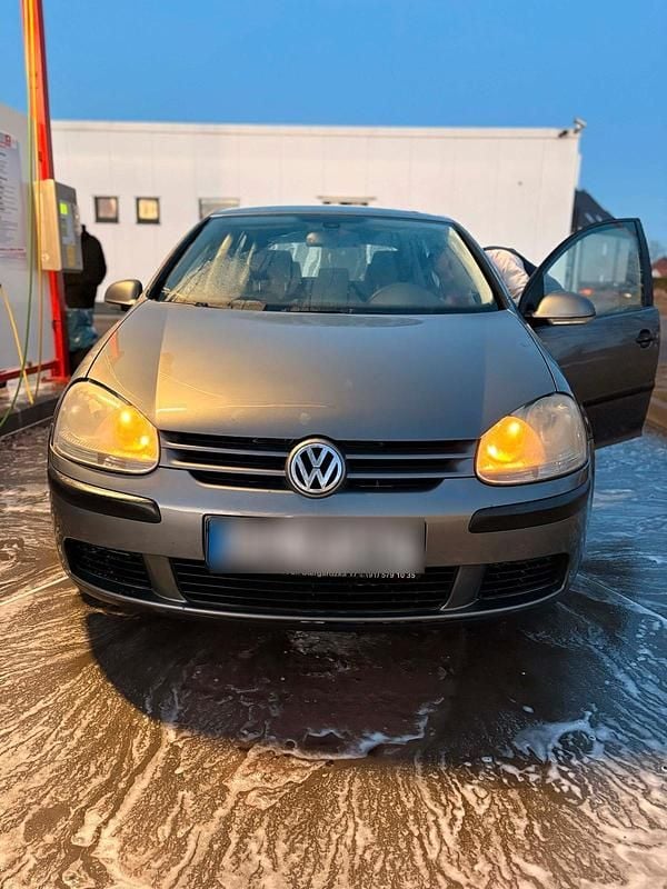 Silber Gebraucht 2005 VW Golf V Kleinwagen | 1.800 € (Guter Preis) - Bild 1/4