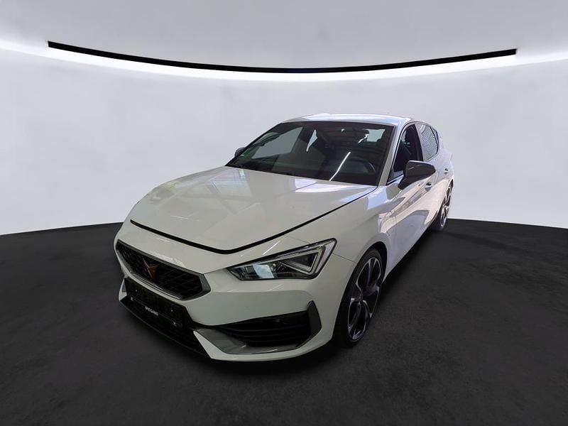 Weiß Gebraucht 2022 Cupra Leon VZ Limousine | 25.830 € (Fairer Preis) - Bild 1/2