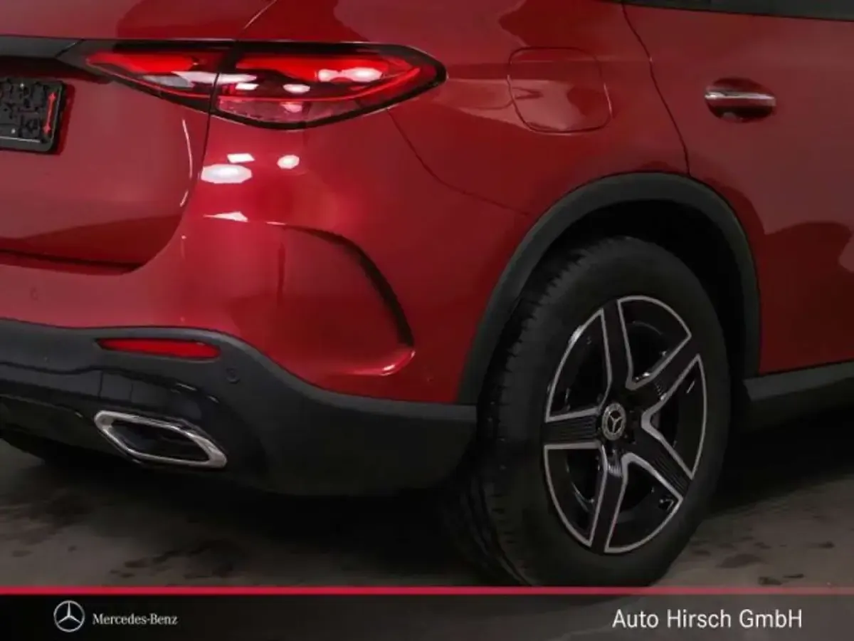 Gebraucht Mercedes GLC220 AMG 197 PS (144 kW) 2025 Rot SUV