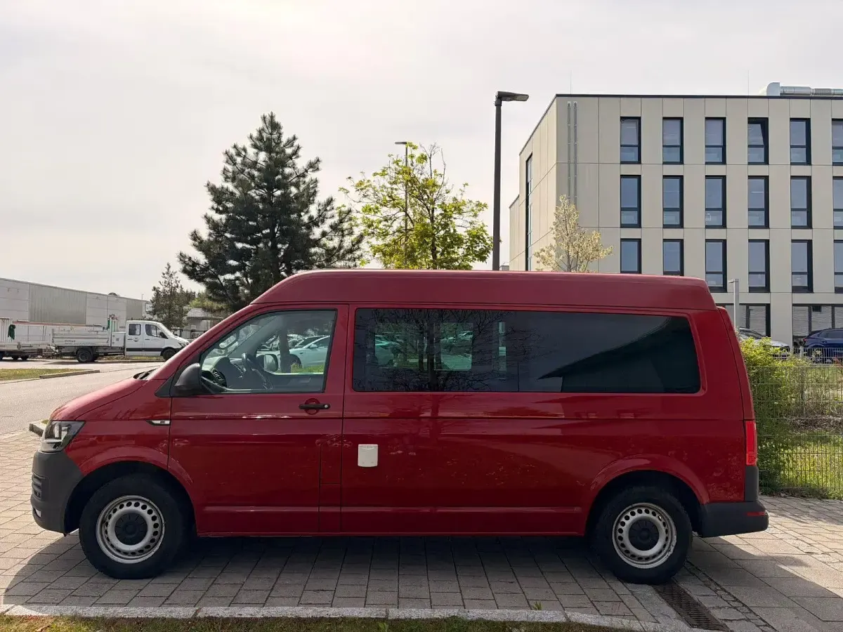 Gebraucht VW Transporter 150 PS (110 kW) 2016 Rot Van