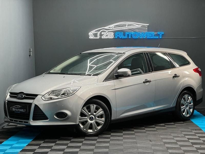 Gebraucht Ford Focus Ambiente 101 PS (74 kW) 2014 Silber Kombi