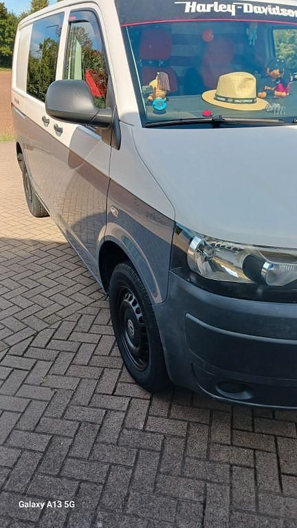 Violett Gebraucht 2012 VW T5 Van | 9.999 € - Bild 1/4