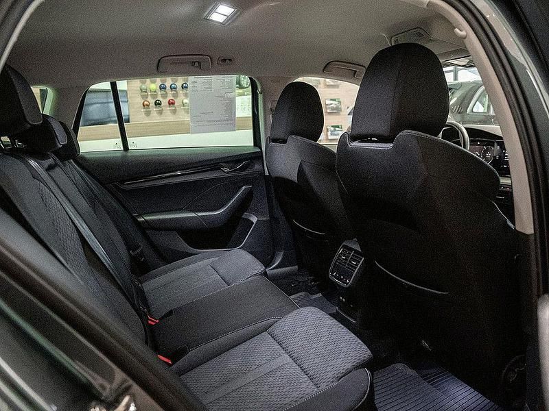 Usata Skoda Octavia Clever 150 CV (110 kW) 2021 Grigio Station wagon