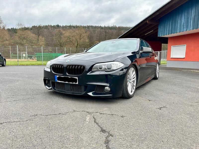 Schwarz Gebraucht 2013 BMW 550 M Sport Limousine | 27.390 € - Bild 1/4