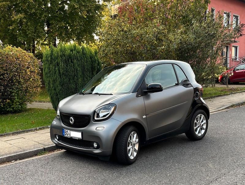 Schwarz Gebraucht 2019 Smart ForTwo Coupé Coupé | 13.800 € (Fairer Preis) - Bild 1/4