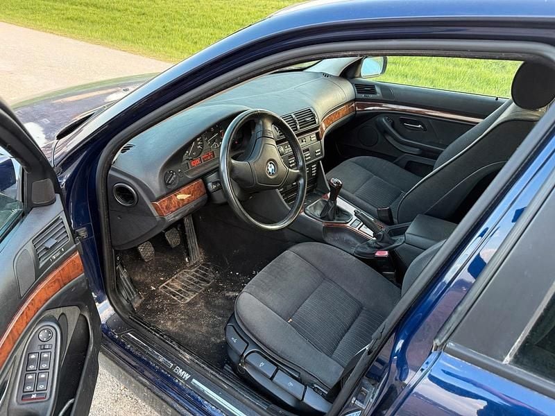 Gebraucht BMW 520 150 PS (110 kW) 1998 Blau Limousine