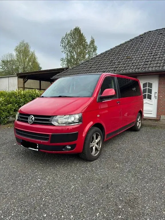 Gebraucht VW Multivan 180 PS (132 kW) 2011 Rot Van / Kleinbus