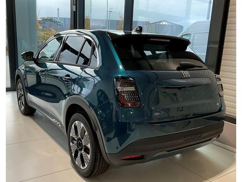 Neu Fiat 600E La Prima 114 kW (156 PS) 2025 Mare grün SUV