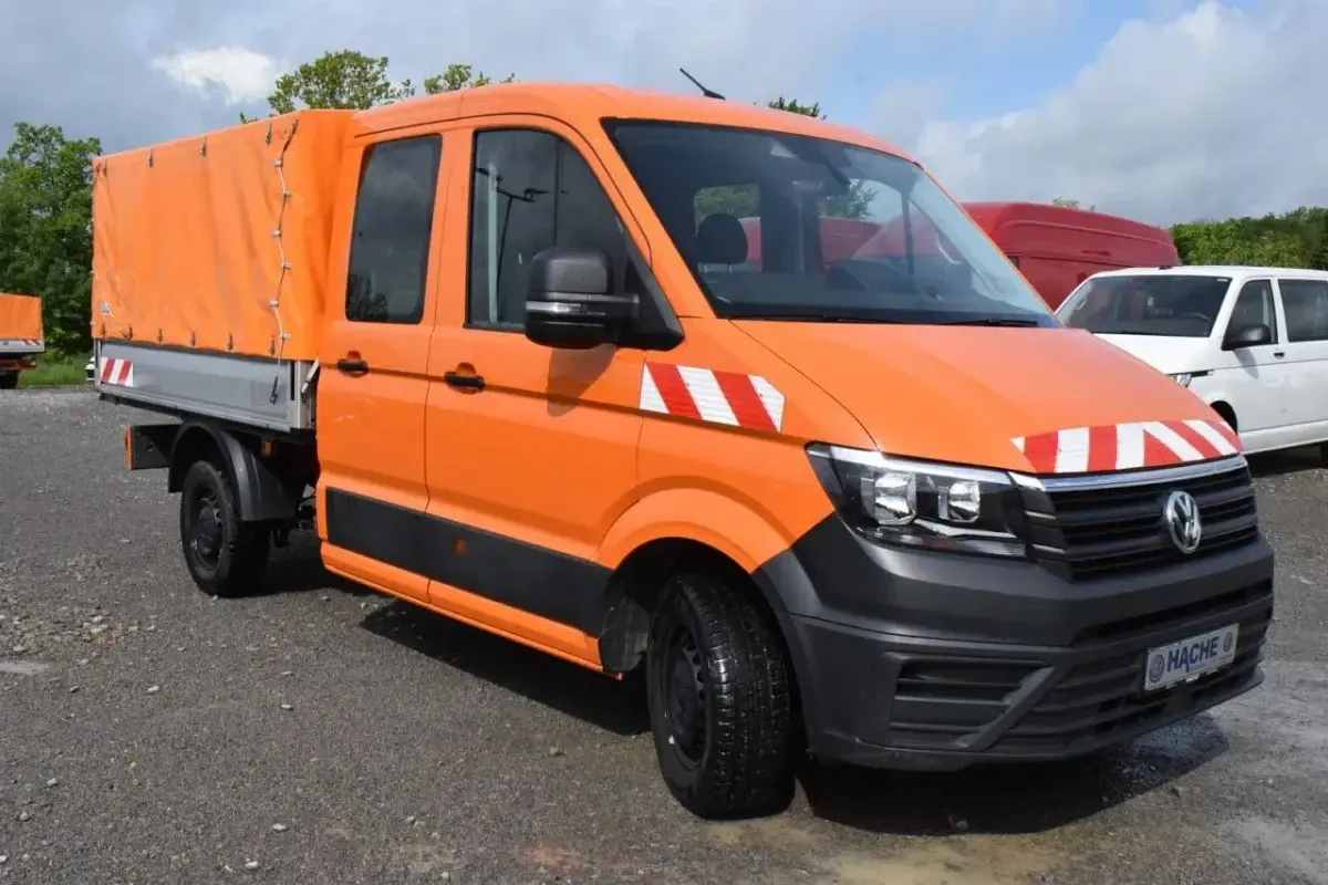 Gebraucht VW Crafter 177 PS (130 kW) 2022 Leuchtorange Van