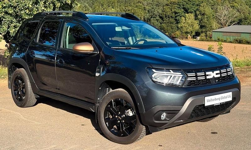Grau Gebraucht 2023 Dacia Duster Adventure SUV | 19.900 € (Superpreis) - Bild 1/4